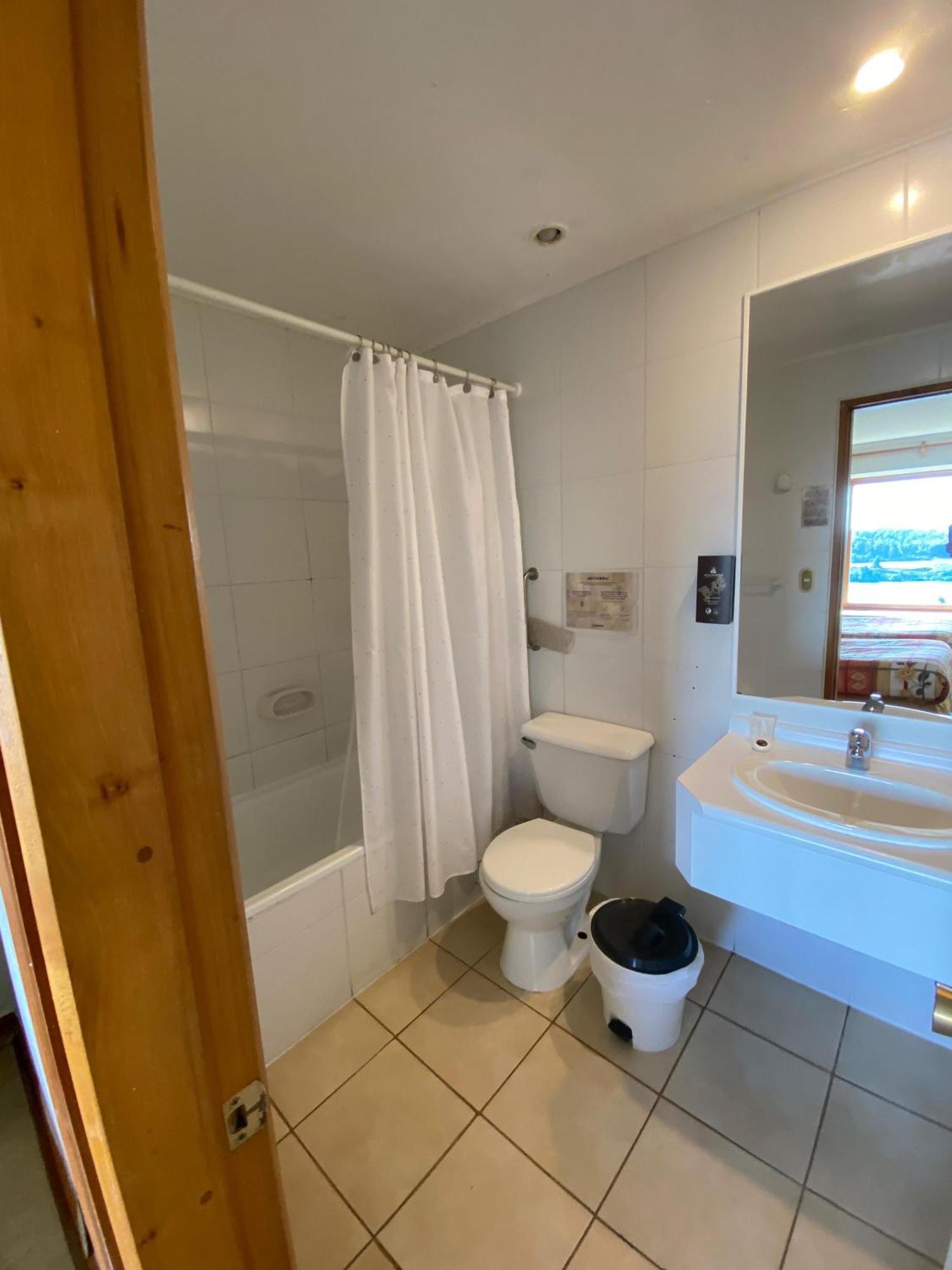 Hotel Y Cabanas Punta Larga - Caja Los Andes Фрутильяр Екстер'єр фото